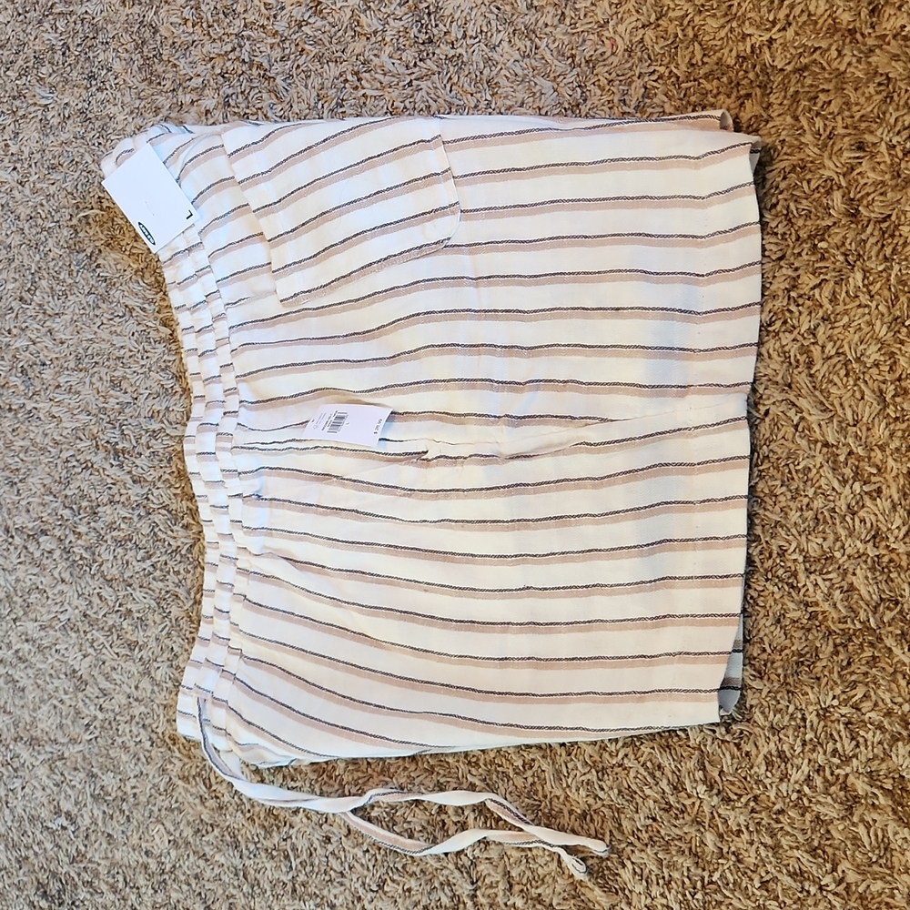 Old Navy Cream and Brown Striped Women's Shorts